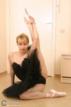 flexible lady latex nude