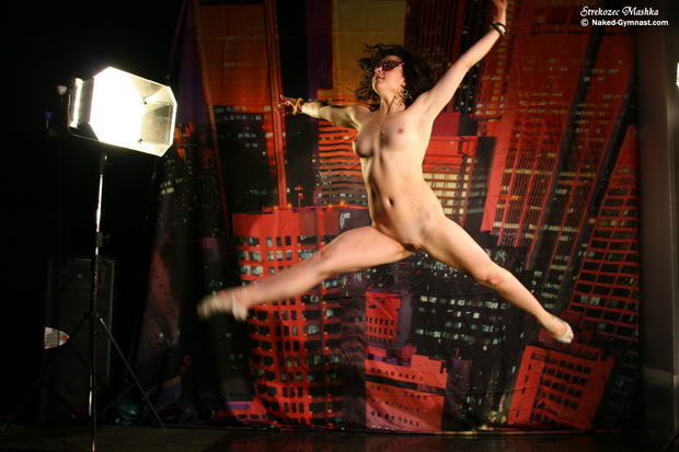 nude flexible ballerina